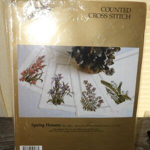 SOMETHING SPECIAL Counted Cross Stitch Kit SPRING FLOWERS PLACE MATS Set of 4